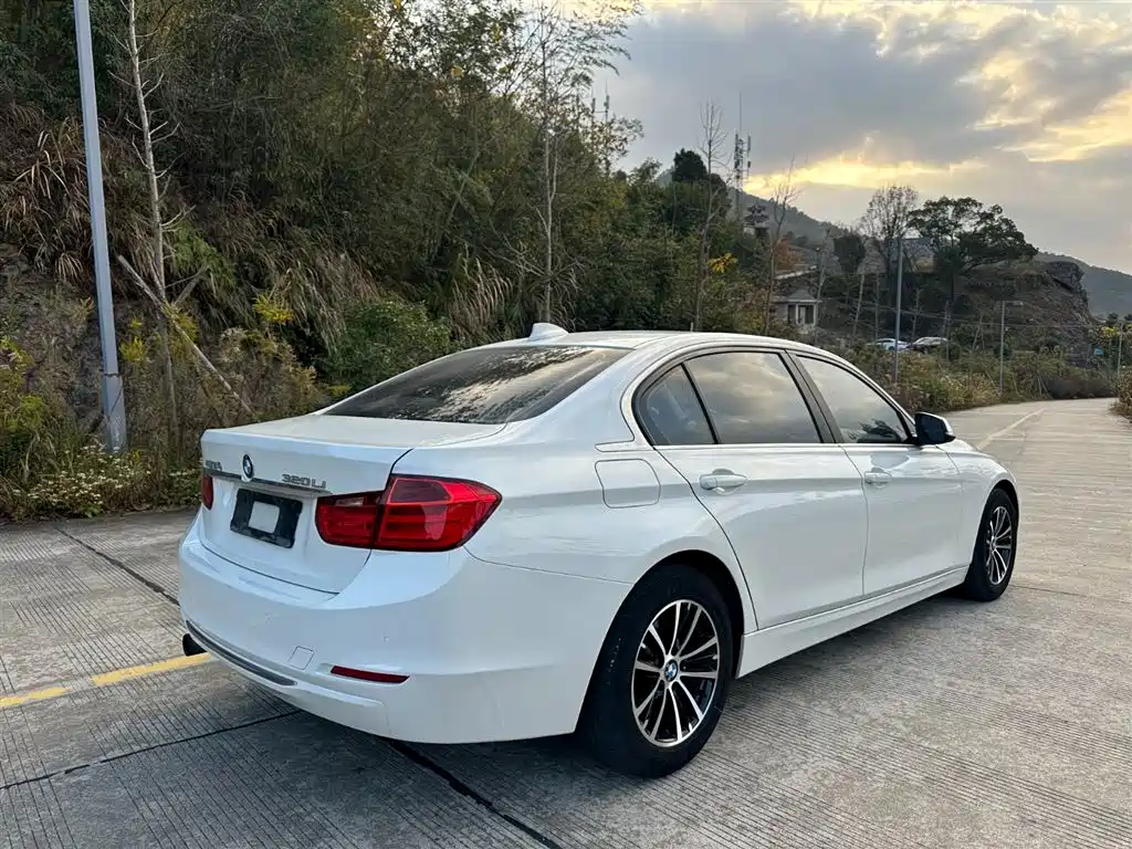 BMW 3 Series 2013 — фото 18