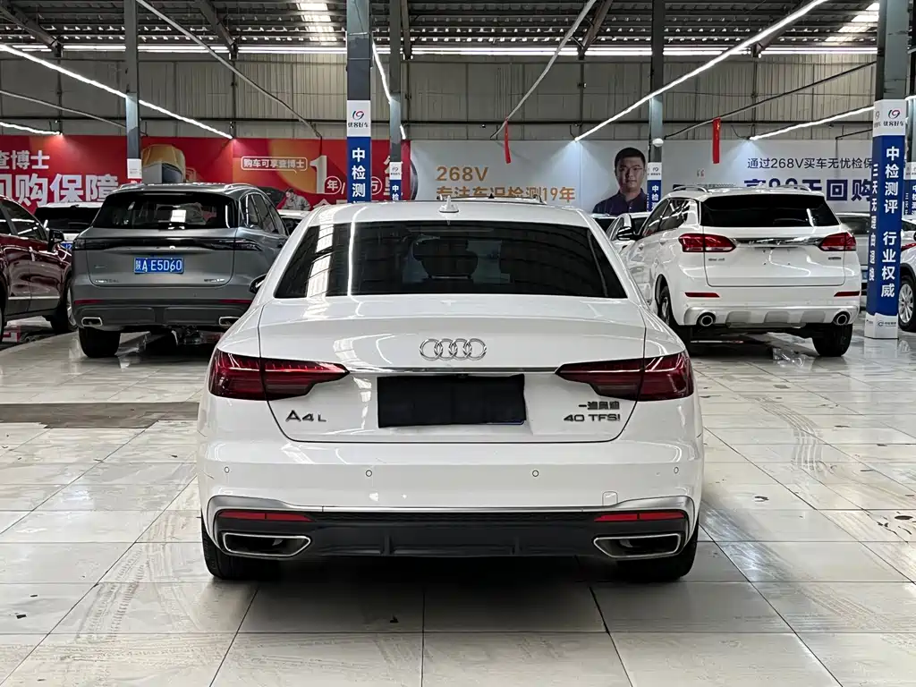 Audi A4L 2022 — фото 16
