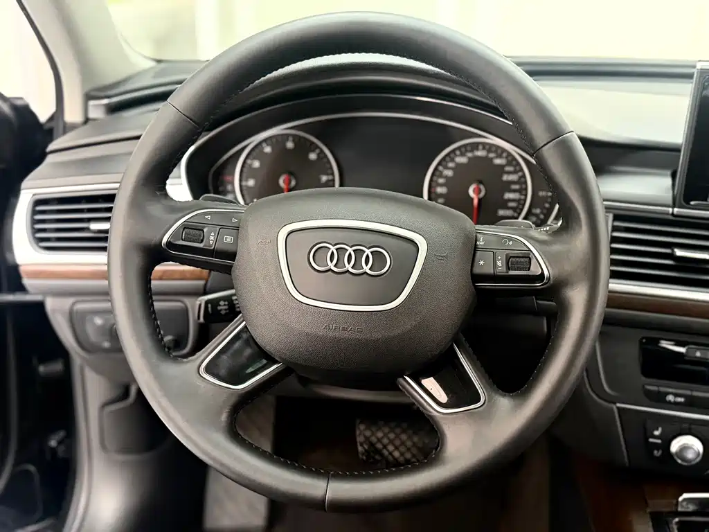 Audi A6L 2016 — фото 12