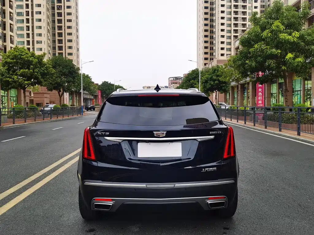 Cadillac XT5 2020 — фото 8