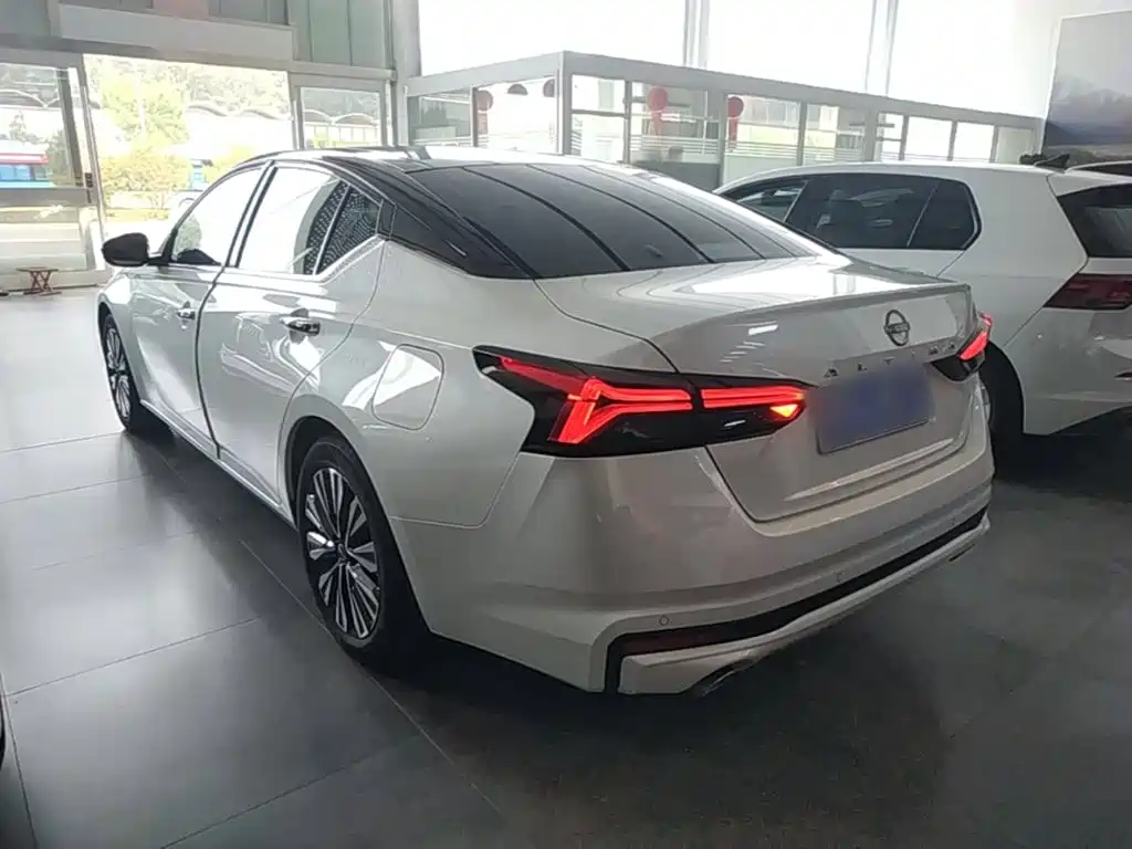Nissan Teana 2024