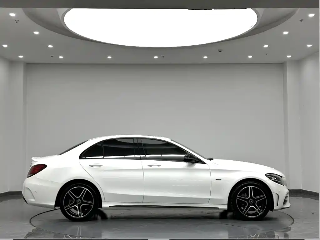 Mercedes-Benz C-Class 2021