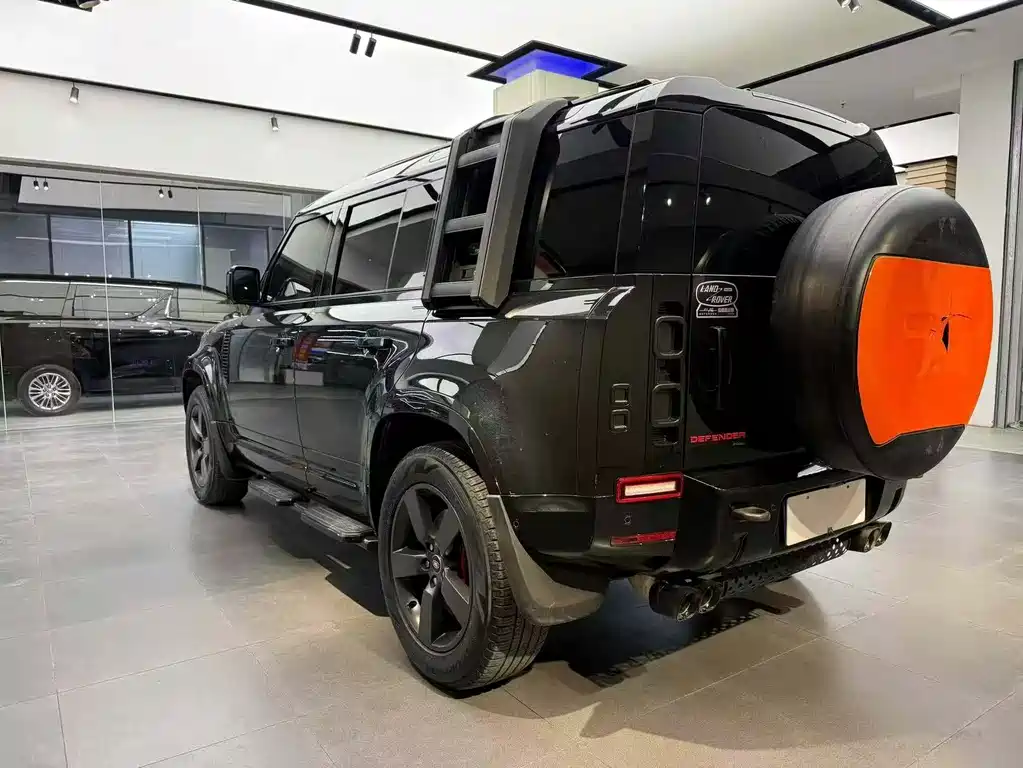 Land Rover Defender 2022 — фото 9