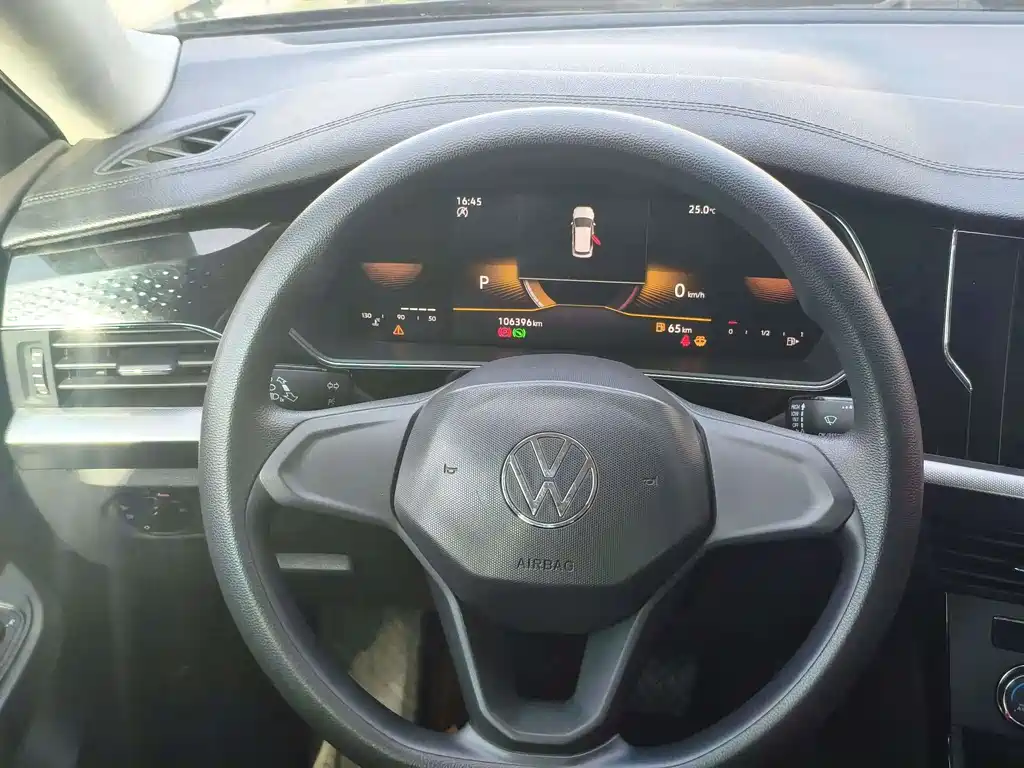 Volkswagen Passat 2023 — фото 12