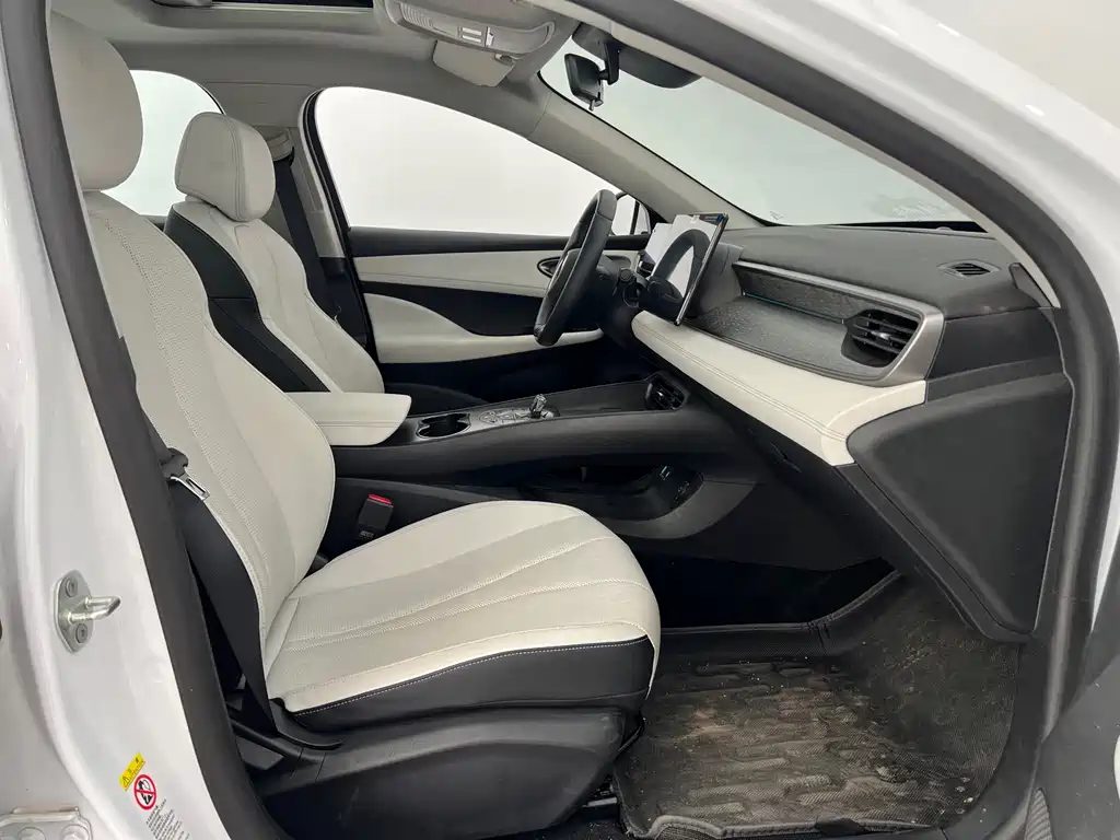 BYD Seal 05 DM-i 2025 — фото 10