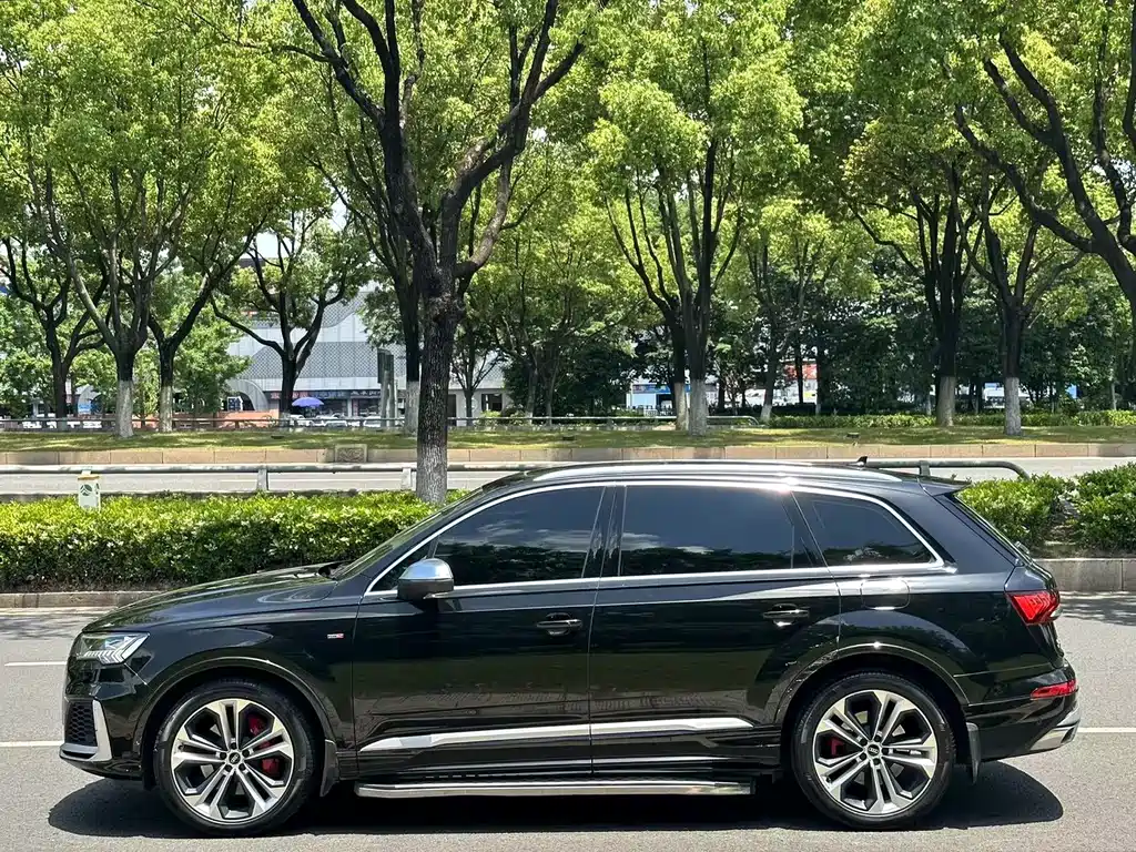 Audi Q7 2022 — фото 5