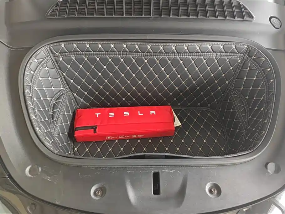 Tesla Model Y 2023 — фото 10