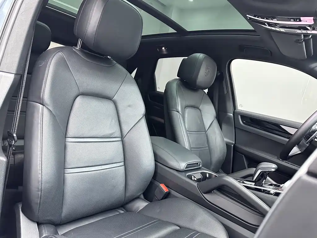 Porsche Cayenne 2019 — фото 14