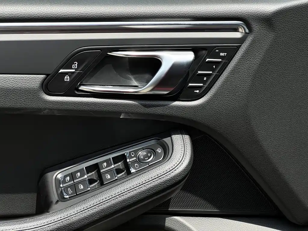 Porsche Macan 2022 — фото 10