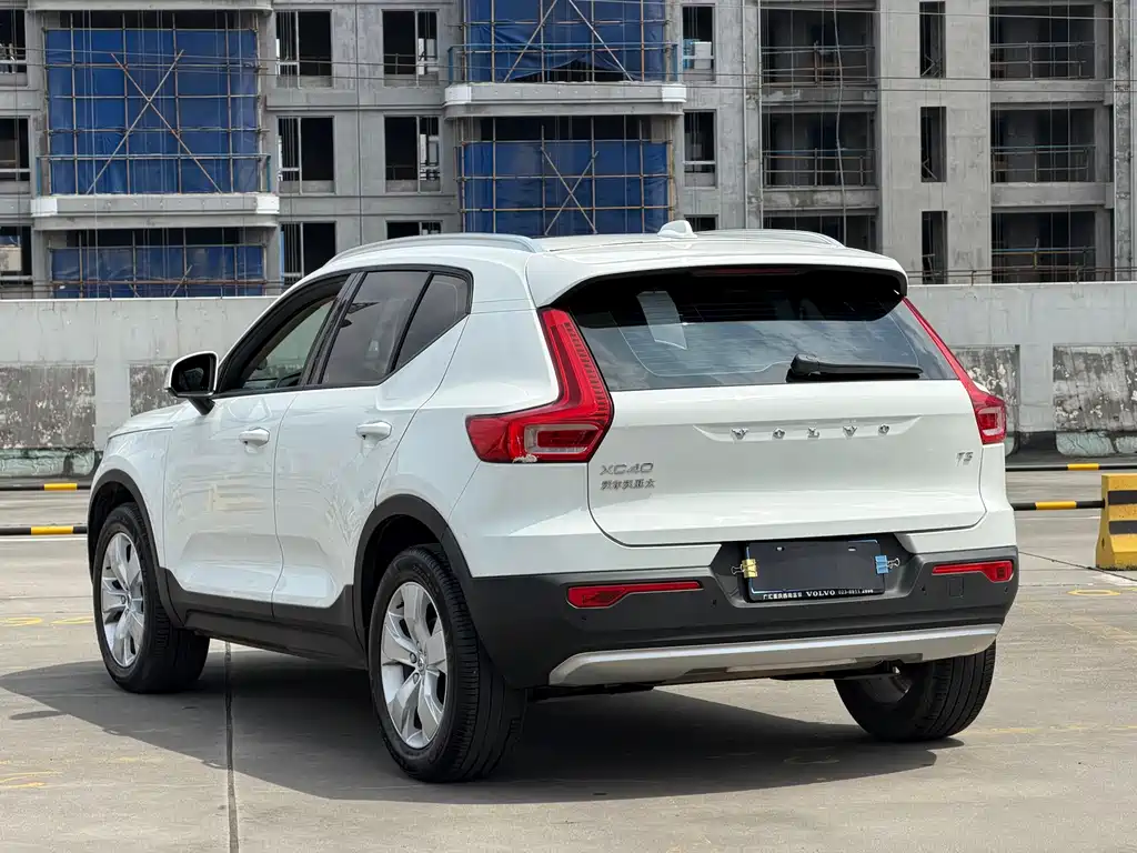 Volvo XC40 2020 — фото 10