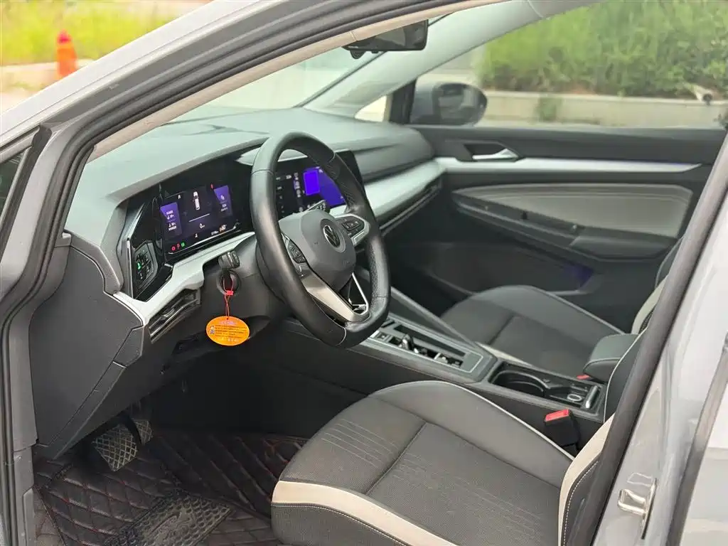 Volkswagen Golf 2021