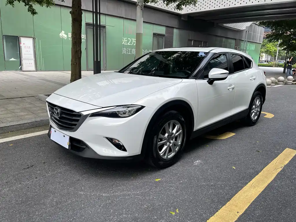 Mazda CX-4 2018 — фото 1