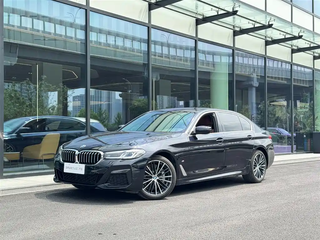 BMW 5 Series 2024 — фото 1