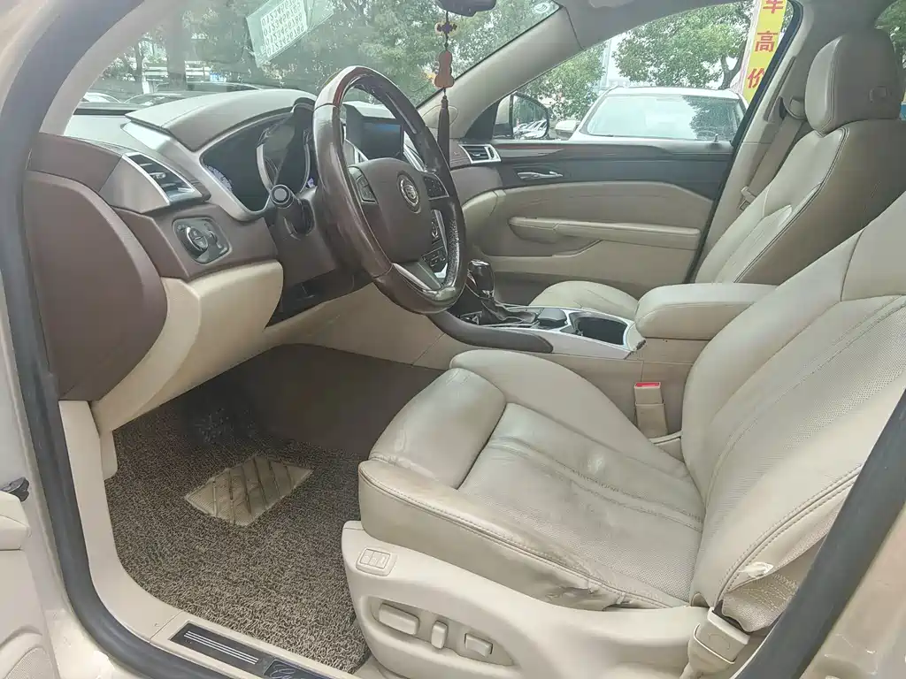 Cadillac SRX 2011