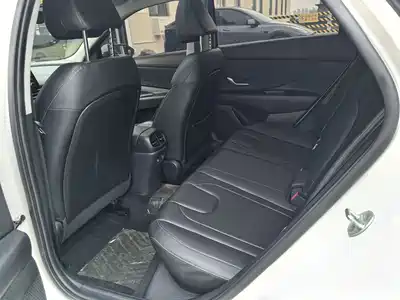 Hyundai Elantra 2022