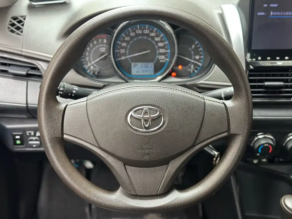 Toyota Vios 2015 — фото 4