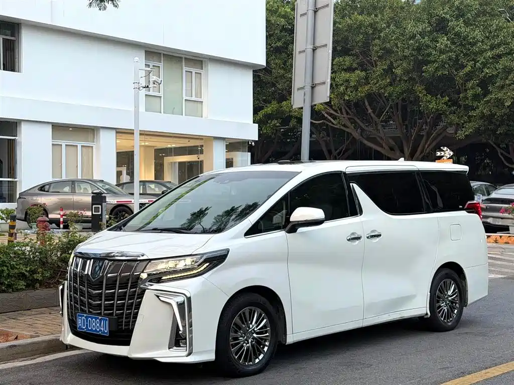 Toyota Alphard 2021 — фото 1