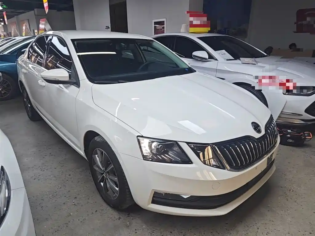 Skoda Octavia 2022 — фото 4