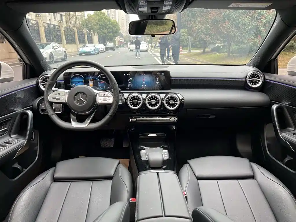 Mercedes-Benz A-Class 2022 — фото 10