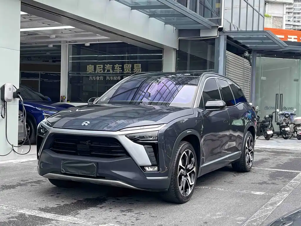 NIO ES8 2021