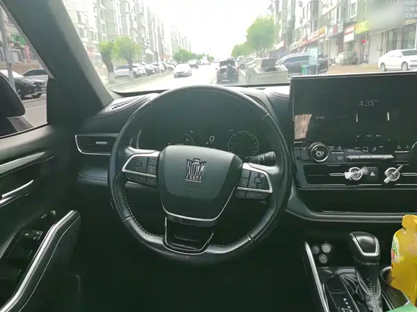 Toyota Crown Kluger 2022