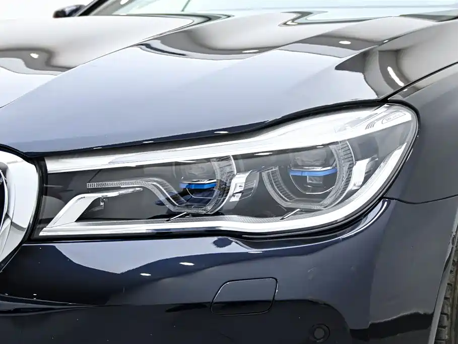 BMW 7 Series 2018 — фото 10