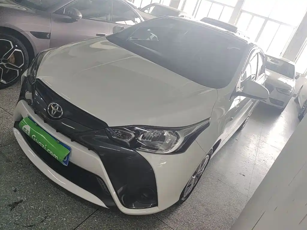 Toyota Yaris L 2022