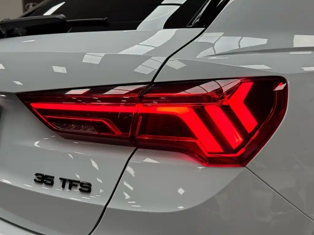 Audi Q3 2022 — фото 20