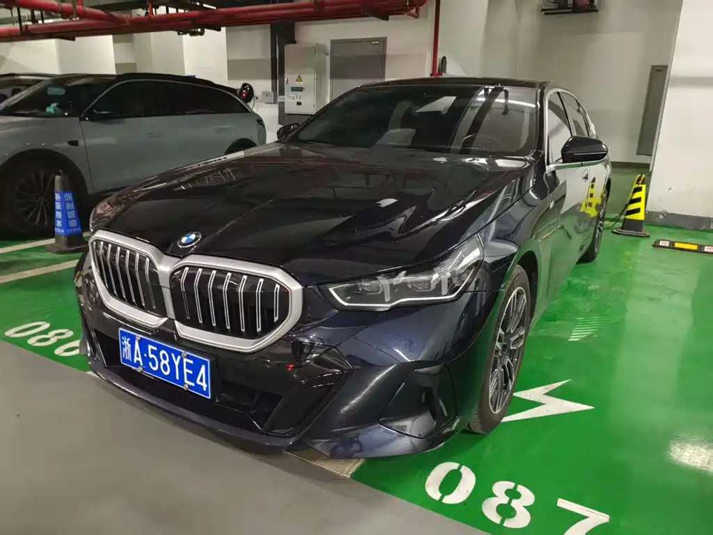 BMW 5 Series 2025