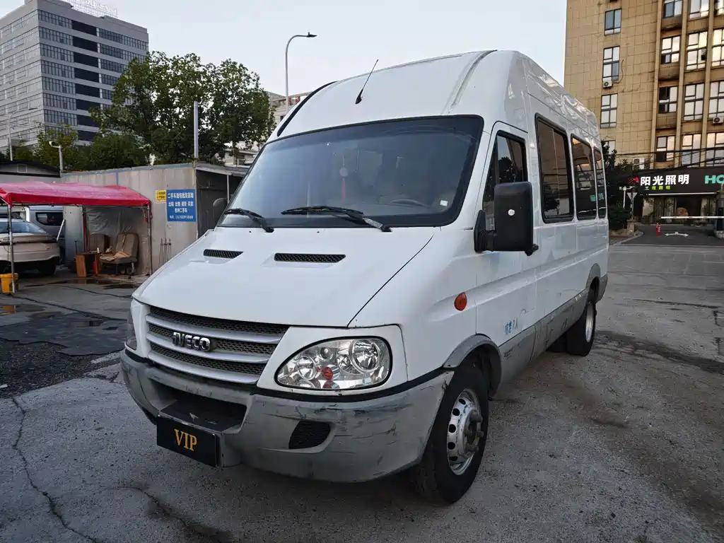 Iveco Bodhi 2018 — фото 1