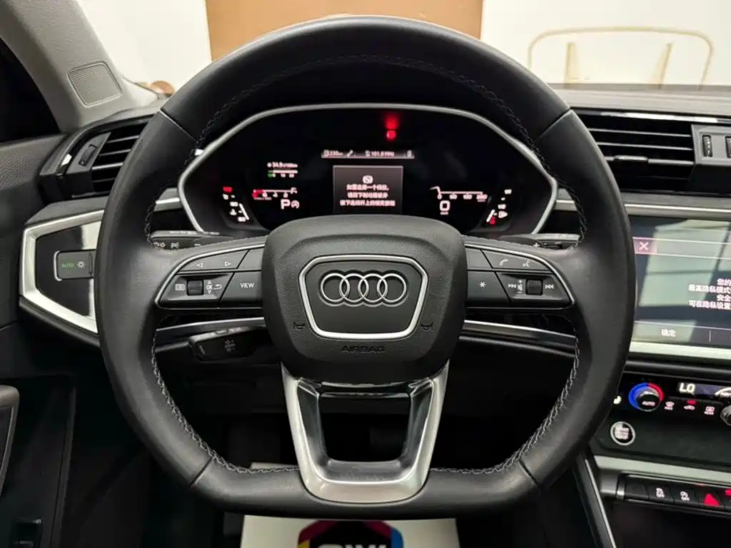 Audi Q3 2022 — фото 11