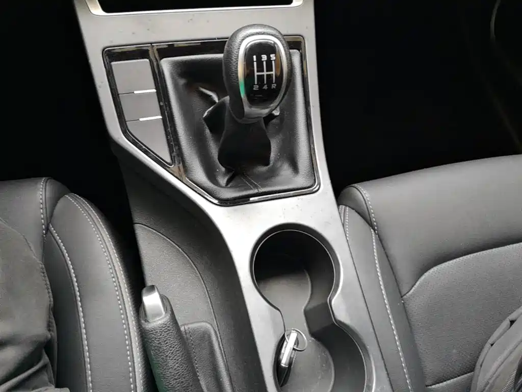 Geely Emgrand 2020 — фото 14