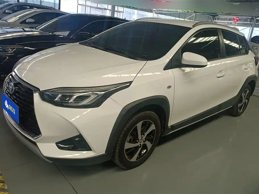 Toyota Yaris L 2021 — фото 1