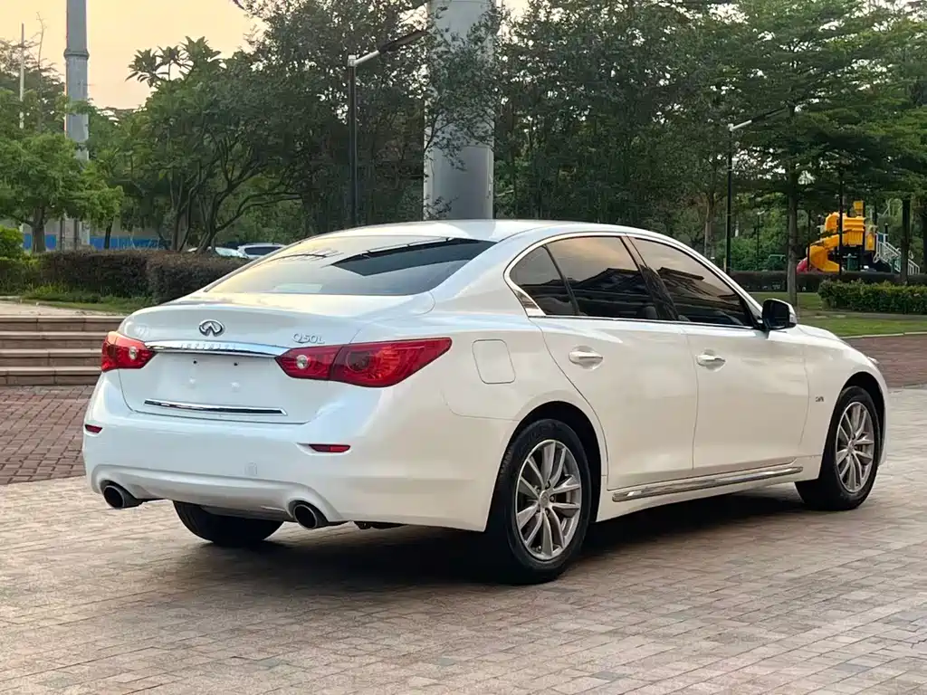 Infiniti Q50L 2015 — фото 9
