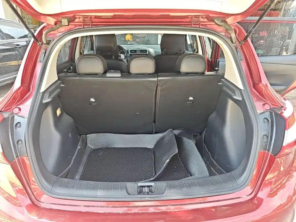 Nissan Tiida 2018 — фото 19