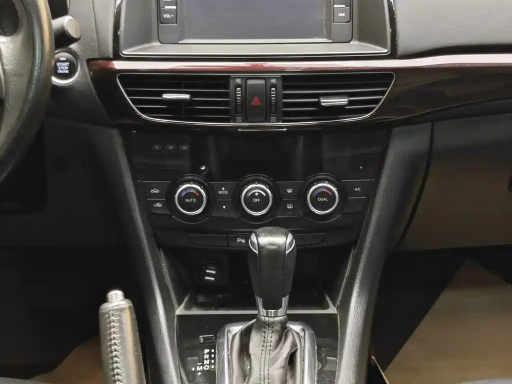 Mazda Atenza 2015 — фото 19