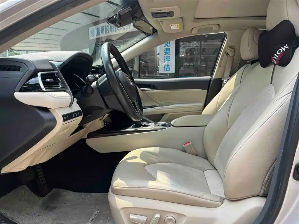 Toyota Camry 2020 — фото 4