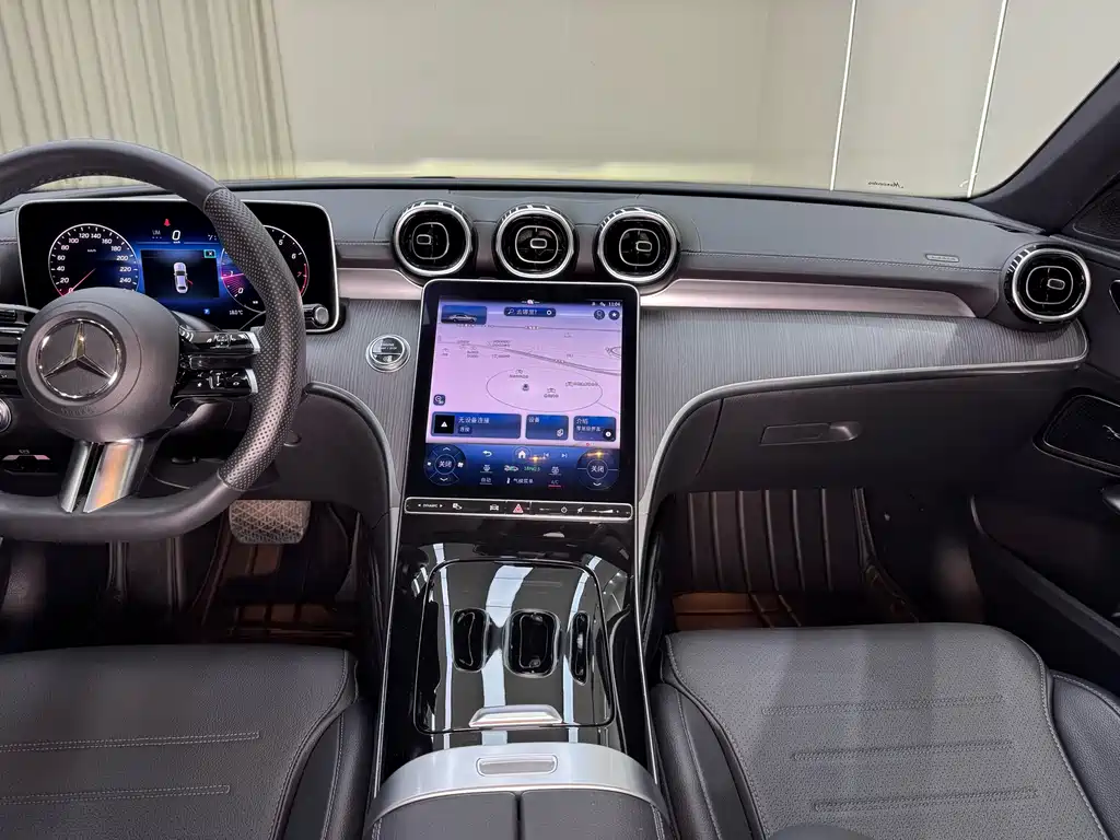Mercedes-Benz C-Class 2023 — фото 25