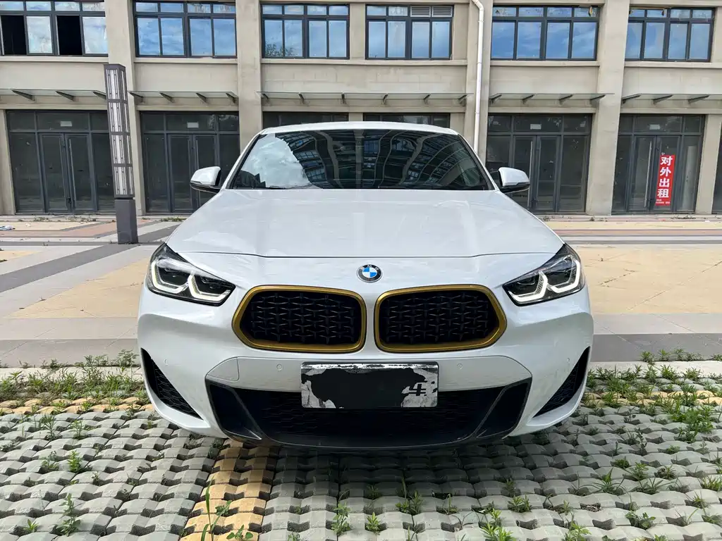 BMW X2 2023 — фото 1