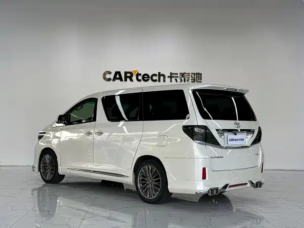 Toyota Alphard 2011