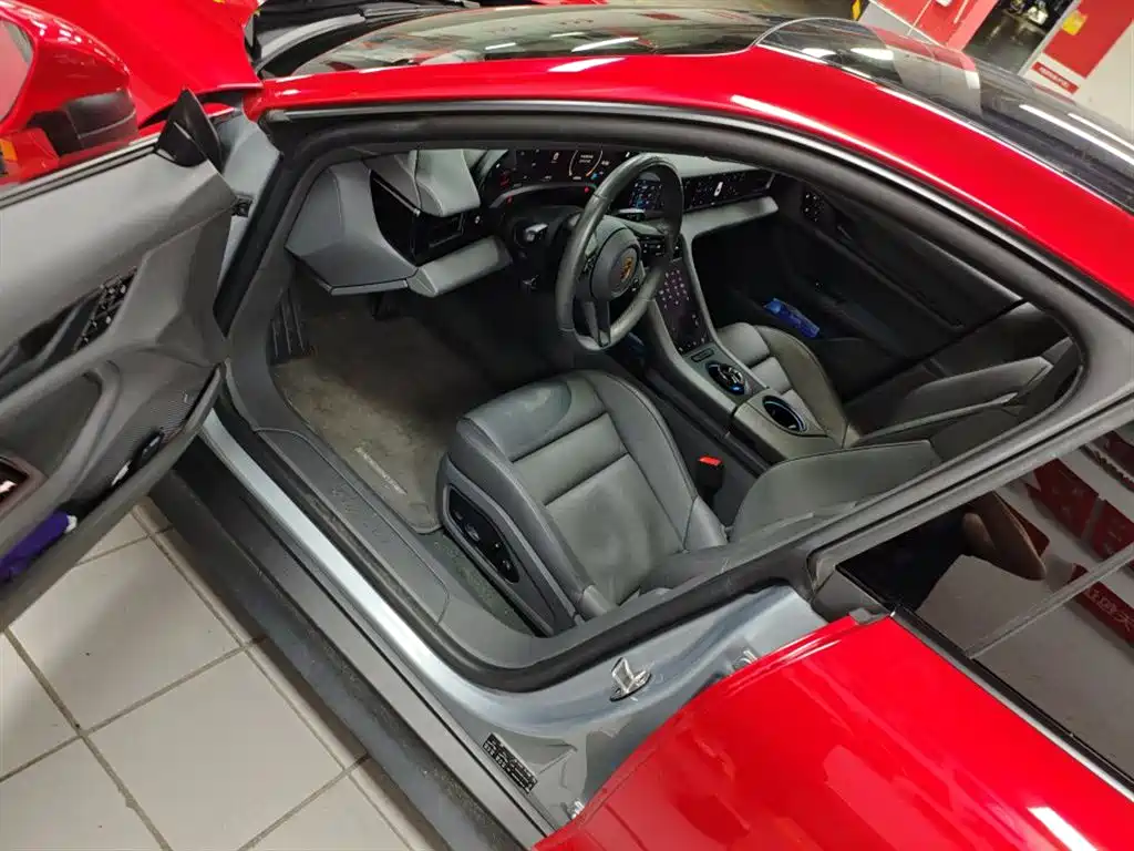 Porsche Taycan 2022