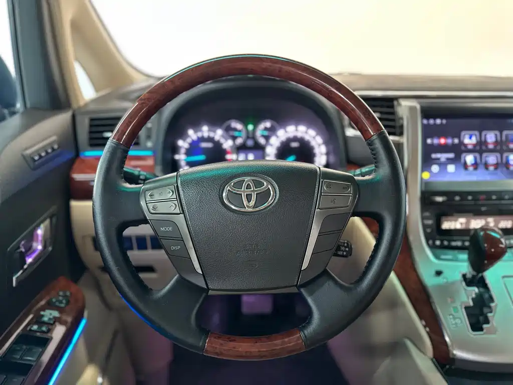 Toyota Alphard 2012 — фото 14