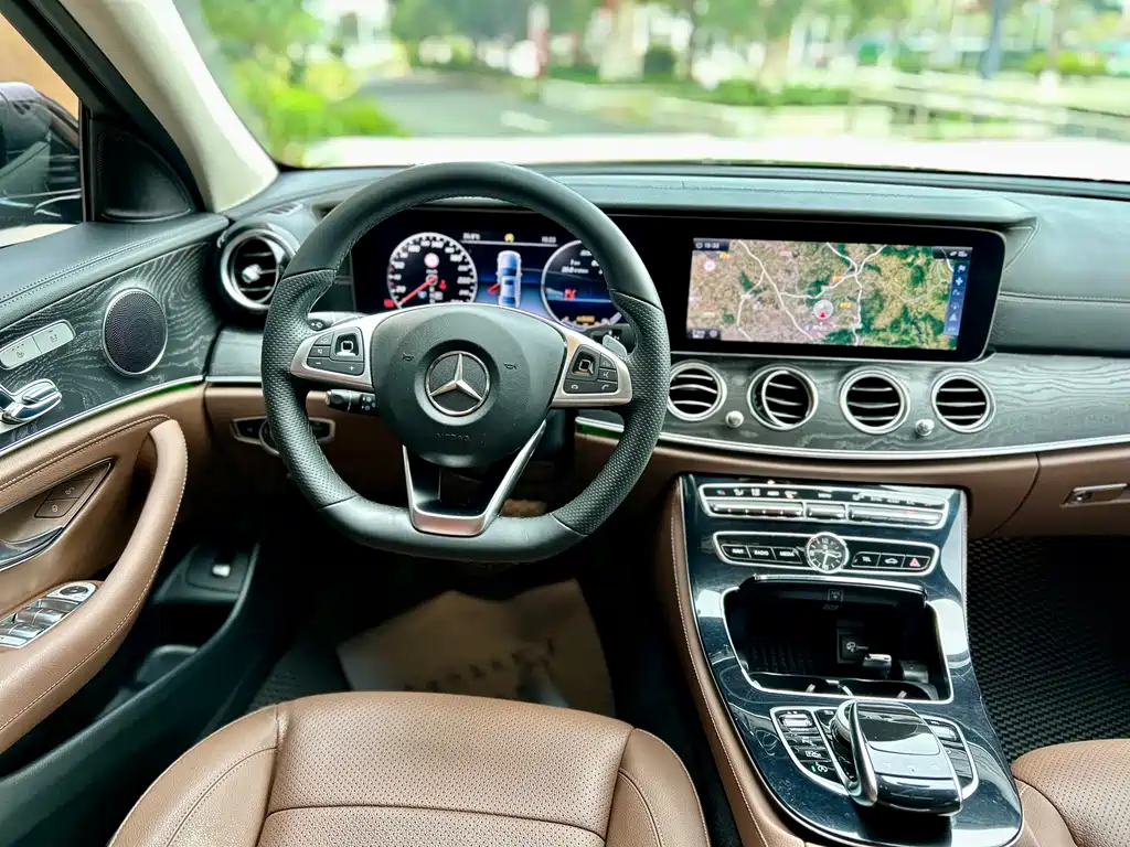 Mercedes-Benz E-Class 2017 — фото 11