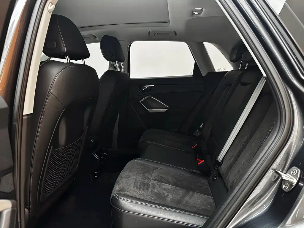 Audi Q3 2022 — фото 14