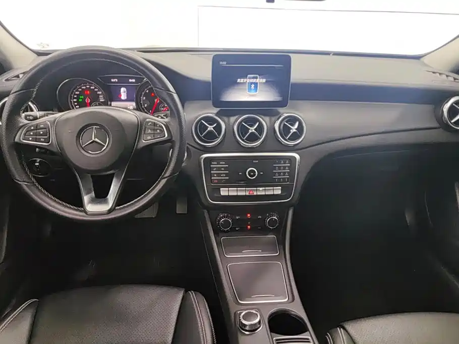 Mercedes-Benz GLA 2018 — фото 12