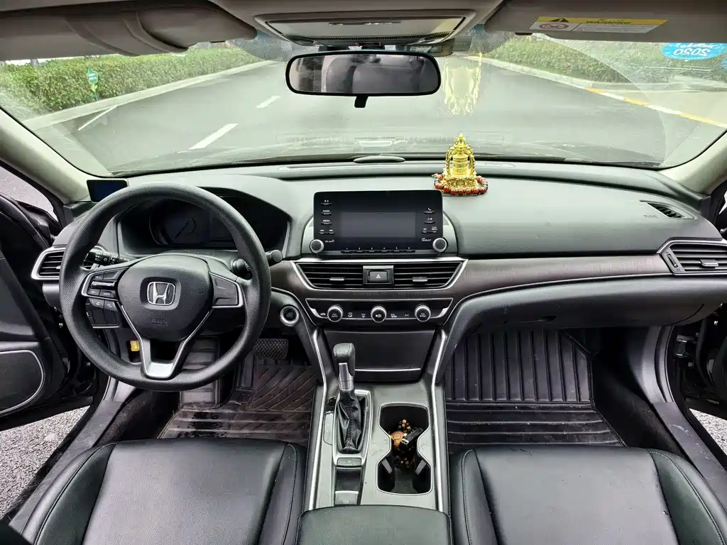 Honda Accord 2019 — фото 11