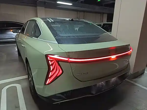 Hongqi EH7 2026