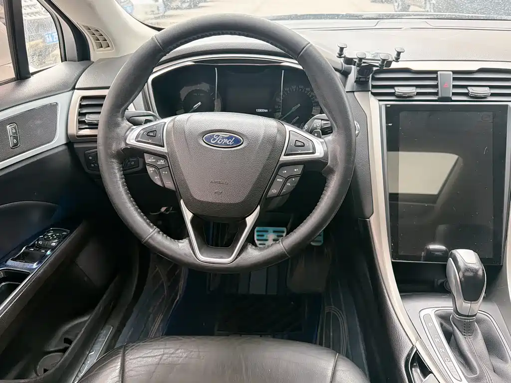 Ford Mondeo 2016 — фото 13