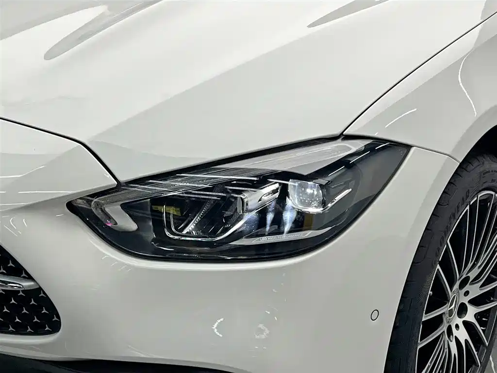 Mercedes-Benz C-Class 2024 — фото 10