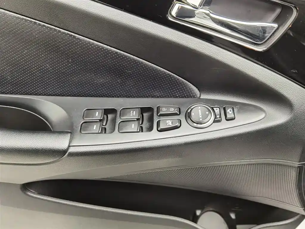 Hyundai Sonata 2014 — фото 9